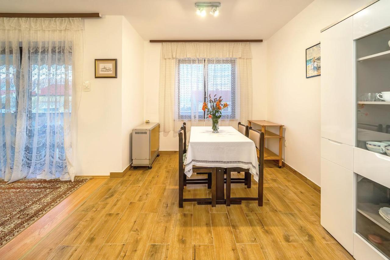 Apartments Jurina 2 Крк Екстер'єр фото