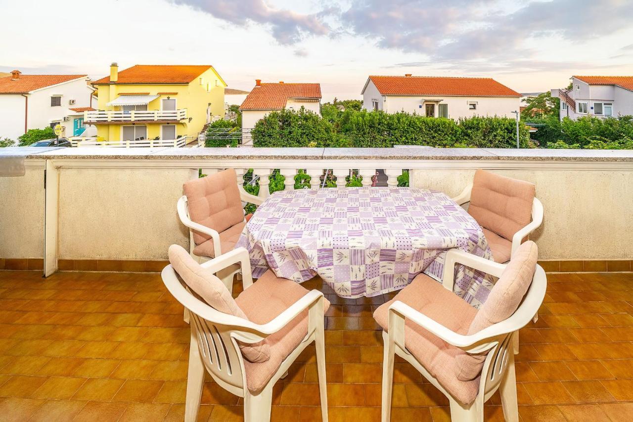 Apartments Jurina 2 Крк Екстер'єр фото