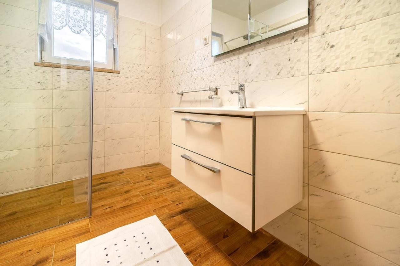 Apartments Jurina 2 Крк Екстер'єр фото