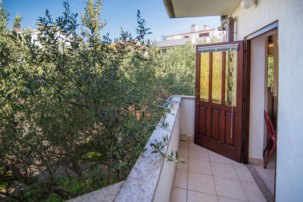 Apartments Jurina 2 Крк Екстер'єр фото