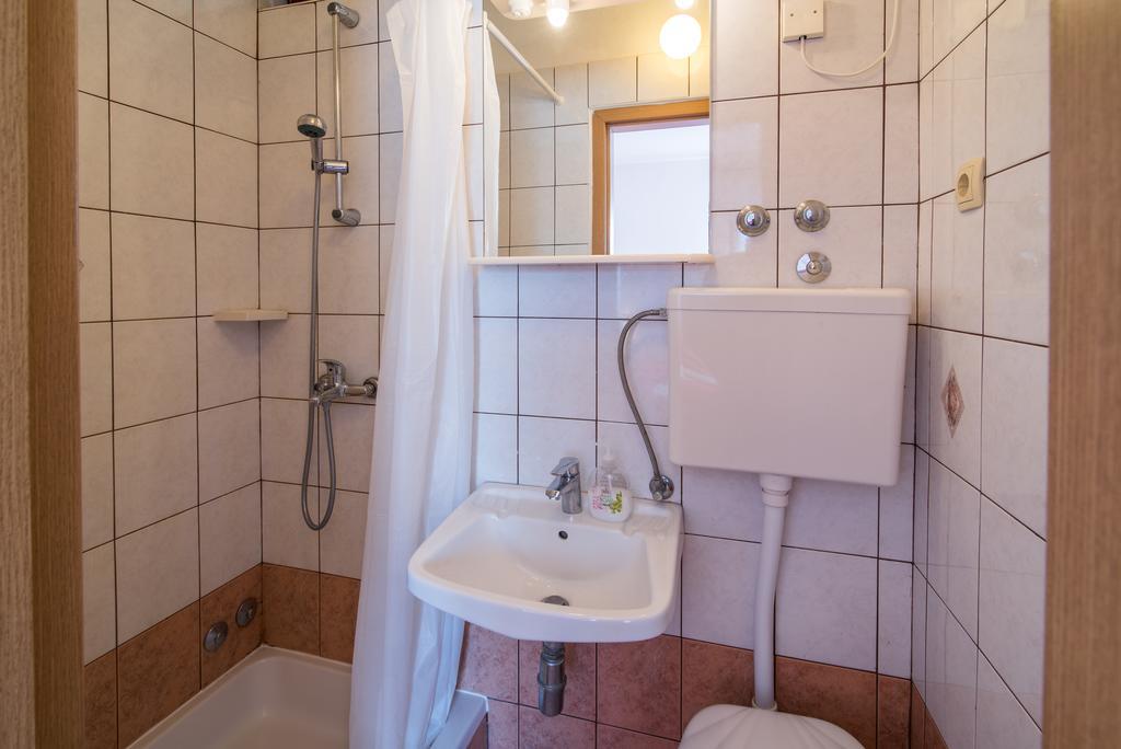 Apartments Jurina 2 Крк Екстер'єр фото