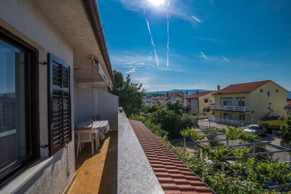 Apartments Jurina 2 Крк Екстер'єр фото